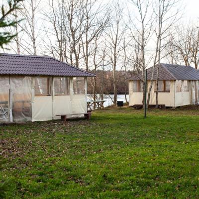 Аренда беседок у воды с мангалом