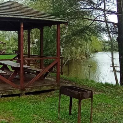 Аренда беседок у воды с мангалом